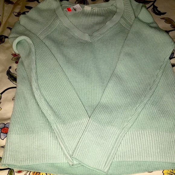 GAP V neck sweater new with tags - Picture 1 of 3